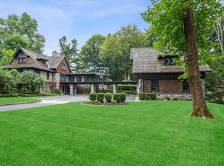 2 Conyers Farm Dr, Greenwich, CT 06831