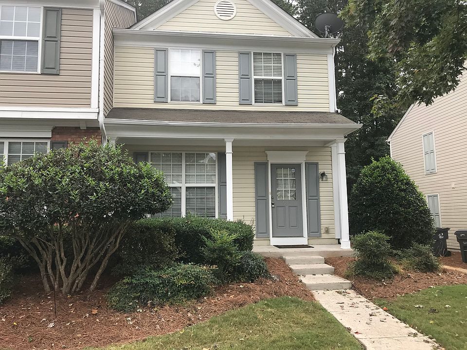 End unit w/front porch