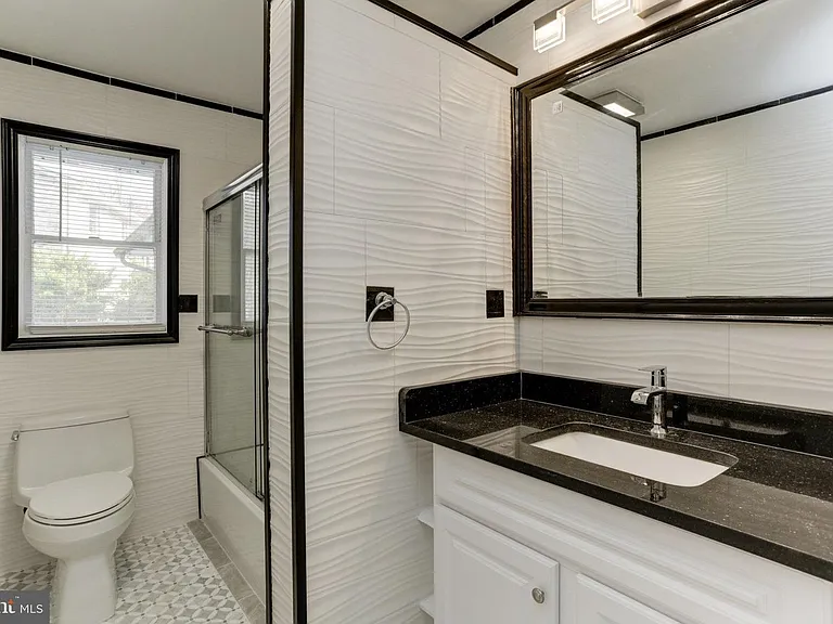 507 Duvall Ln — Photo 13