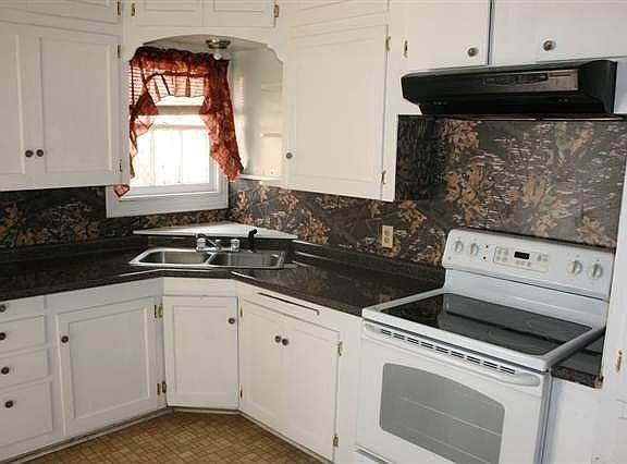4th image of 1217 S Glenwood Blvd
