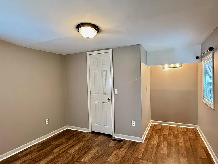 6710 Cedar Creek Rd — Photo 14
