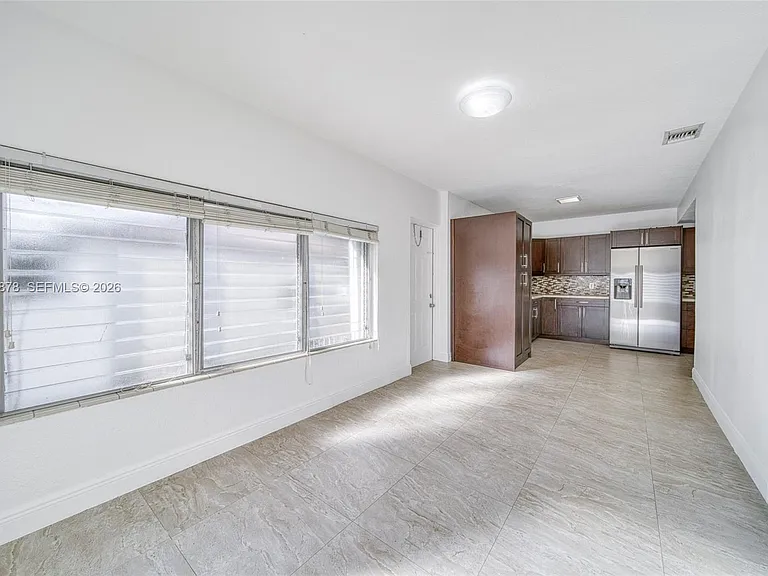 4136 SW 14th St — Photo 9
