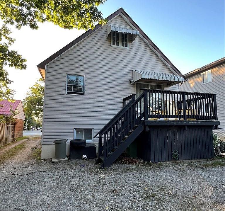 2nd image of 131 Emerson St