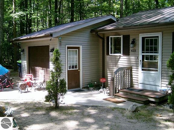 3rd image of 4231 Williamston Ct #1