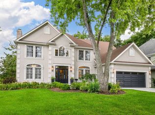 924 Waverly Rd, Glen Ellyn, IL 60137