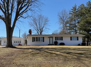 705 N Cottey St, Edina, MO 63537