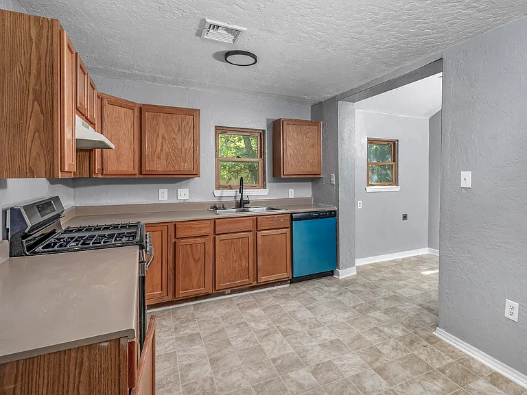 1703 NW Euclid Ave — Photo 14