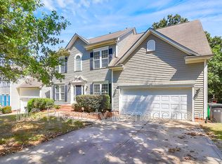 14220 Riding Hill Ave, Charlotte, NC 28213