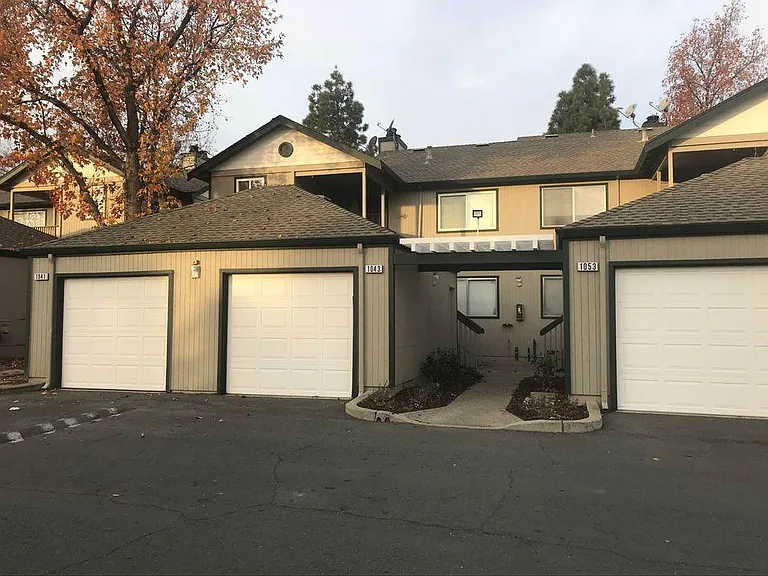 1041 Chadwick Cir — Photo 1