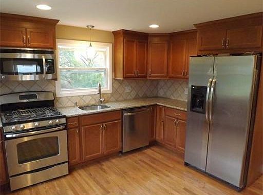 3rd image of 8 Wildwood Dr