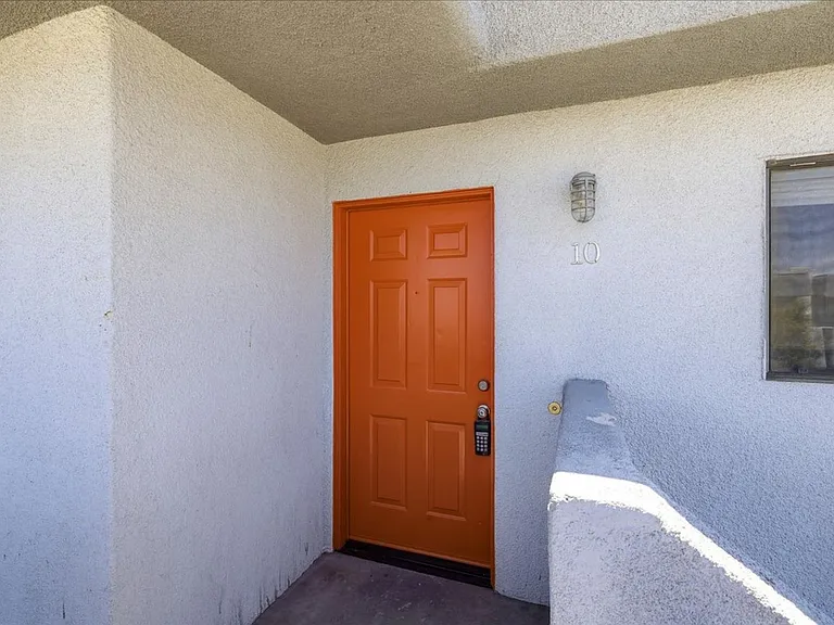44441 San Rafael Avenue — Photo 24