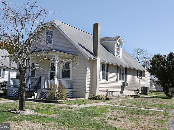 2nd image of 519 Clinton St