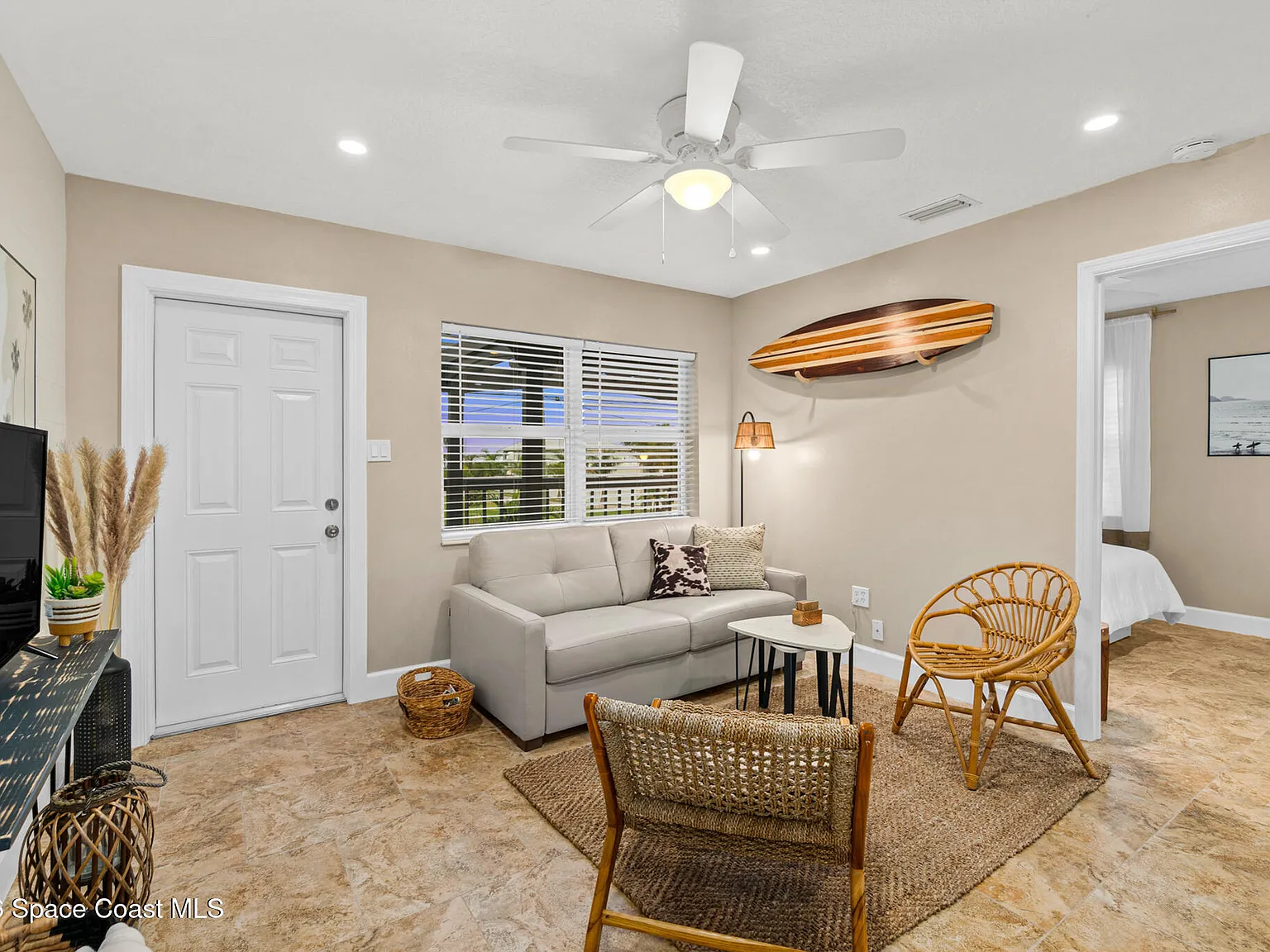 1 bed, 1.0 bath, 1104 sqft, $2,500 — Photo 2