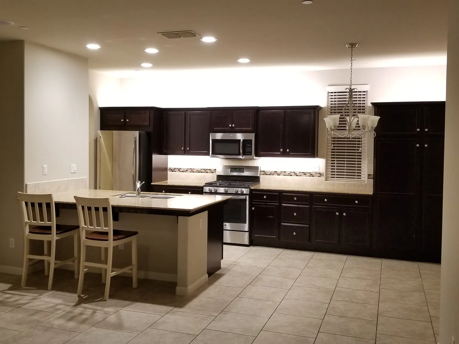 3 bed, 1660 sqft, $2,245 — Photo 3