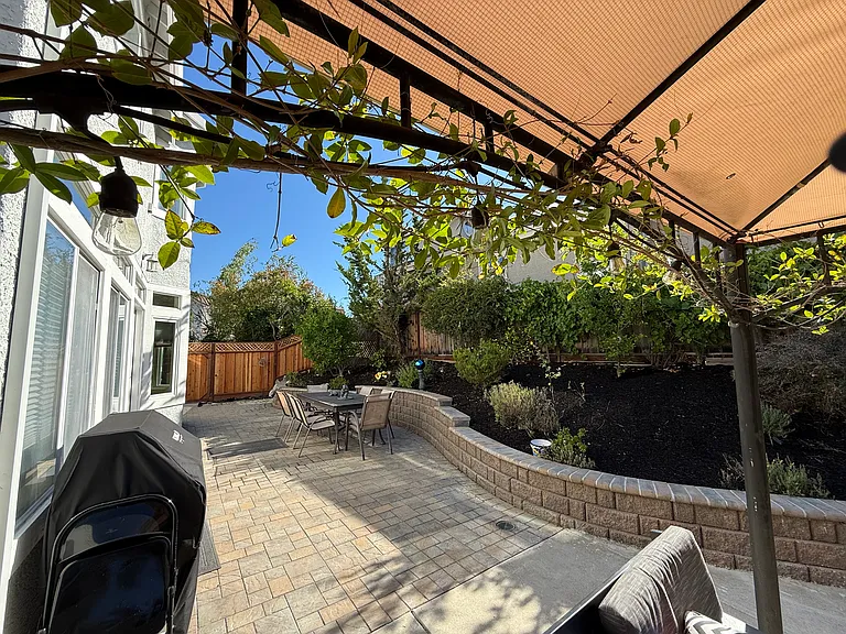 400 Jonathan Ridge Dr — Photo 4