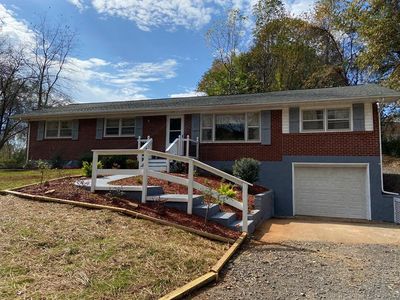 203 Hill And Dale Rd, Martinsville, VA, 24112