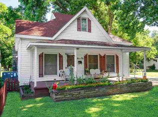 910 Kansas St, Pawnee, OK 74058