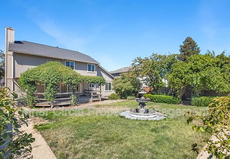 512 Bluerock Dr — Photo 32