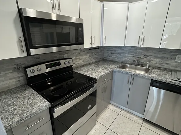 8311 SW 142nd Ave APT J202, Miami, FL 33183