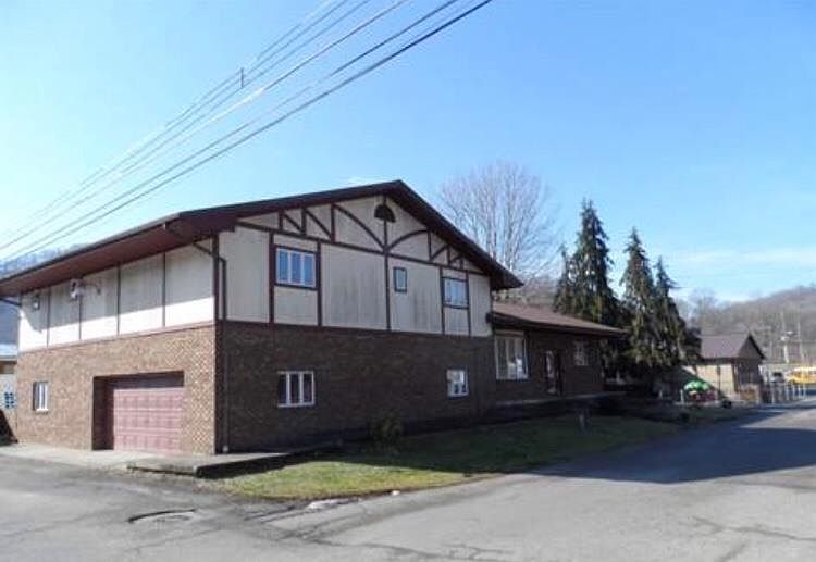 1st image of 404 Gum St