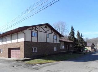 404 Gum St, Williamson, WV 25661