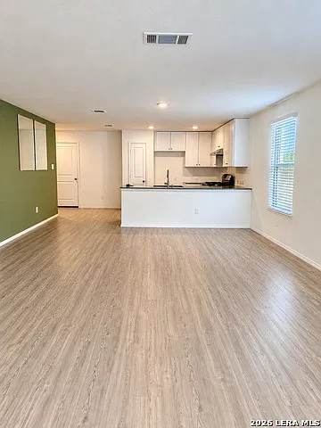3 bed, 2.0 bath, 1498 sqft, $1,950 — Photo 2