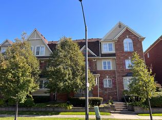 600 Shoreline Dr #2, Mississauga, ON L5B 0A8