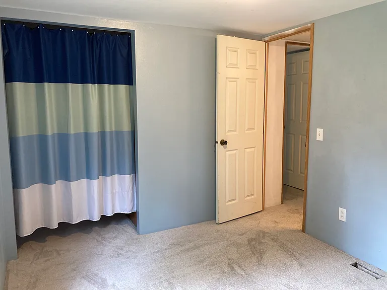 Small bedroom closet