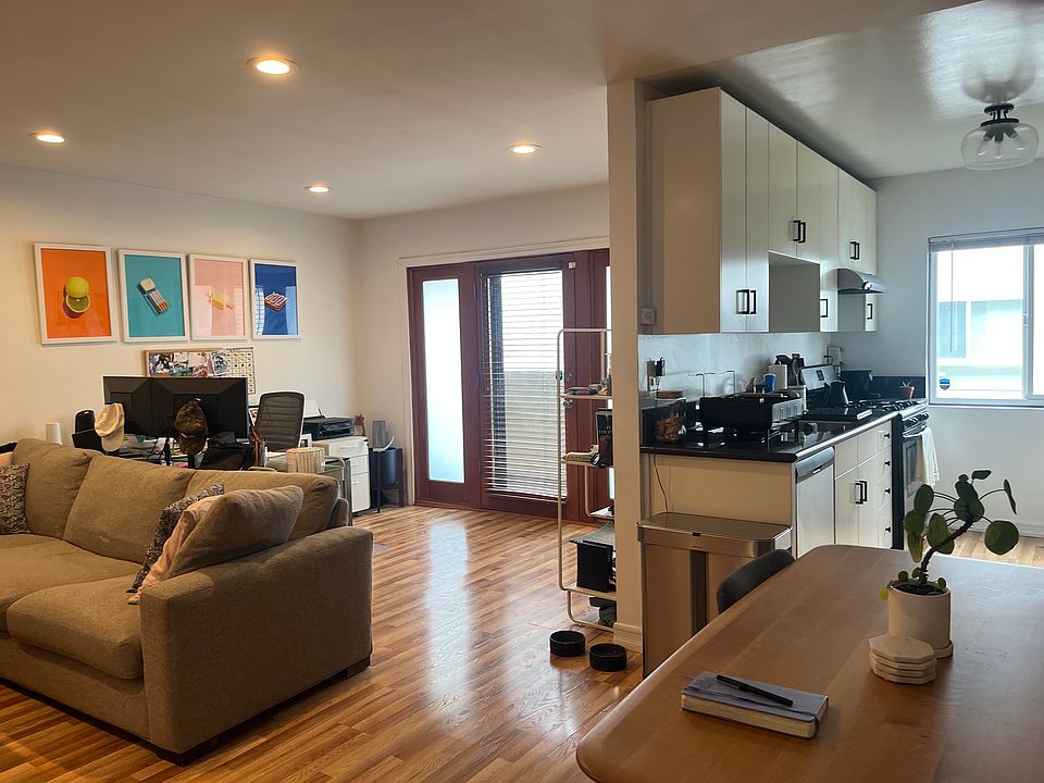 MAIN ROOM