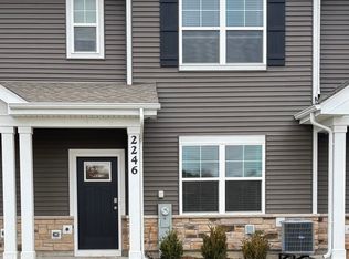 2246 Barbera Dr #2246, Oswego, IL 60543