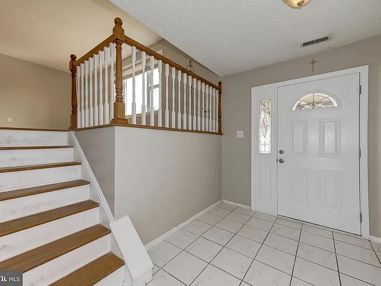 76 Argyle Ave — Photo 6