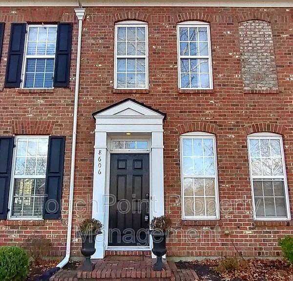 8606 Beaver Creek Dr — Photo 2