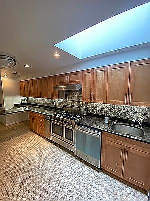 4th image of 23 Washington Sq N #Penthouse