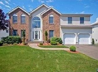 10 Dudley Ct, Wayne, NJ 07470