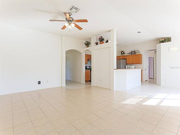 2nd image of 605 Copper Beech Blvd