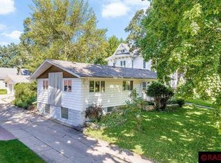 419 N Linton St, Blue Earth, MN 56013
