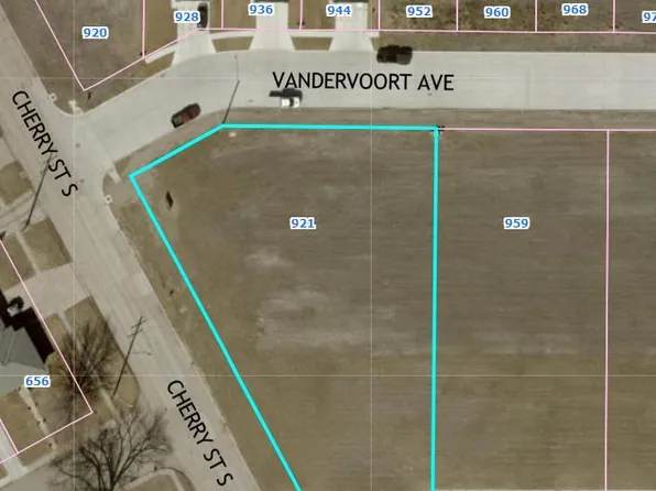 921 Vandervoort Ave, Grand Island, NE 68801