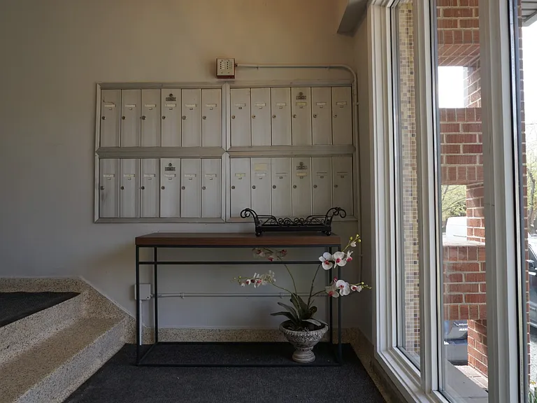 55 Sweetland Ave — Photo 3