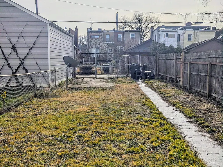 1907 Otis St NE — Photo 3