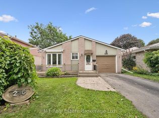 216 Parkside Dr E, Centre Wellington, ON N1M 3E8