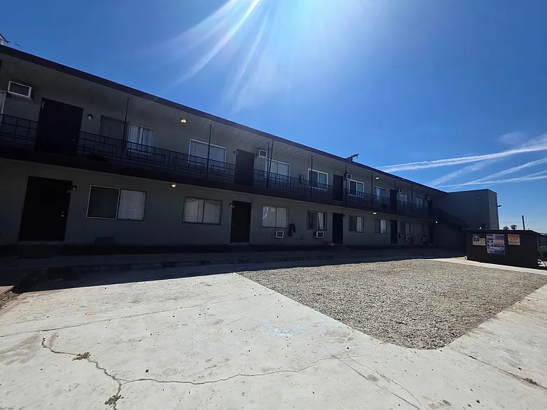 1619 E Eureka St #11 — Photo 2