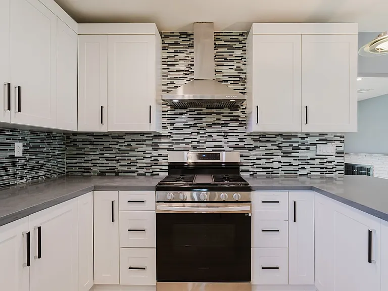 9540 Debra Ave — Photo 14