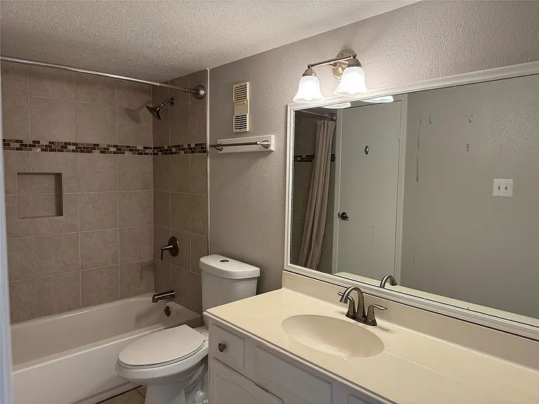 4001 Nasa Pkwy #138 — Photo 18