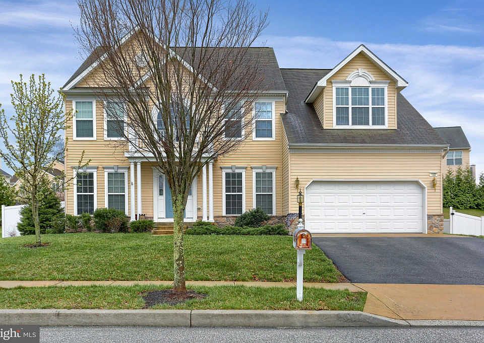 1st image of 120 Evergreen Cir
