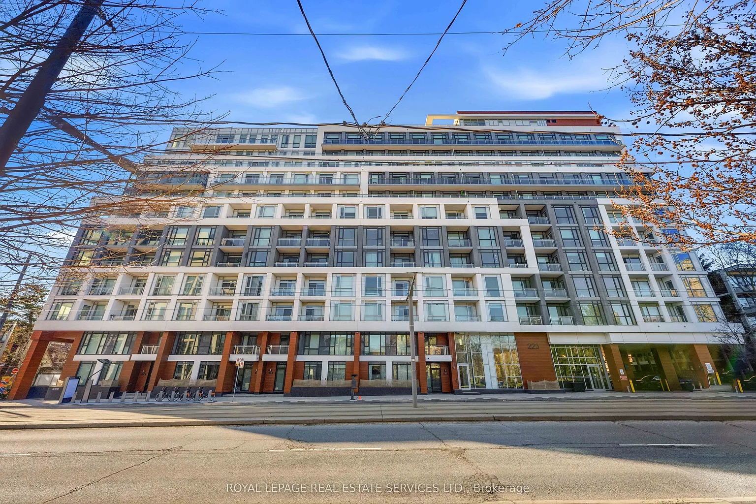 223 Saint Clair Ave W #508 photo 1