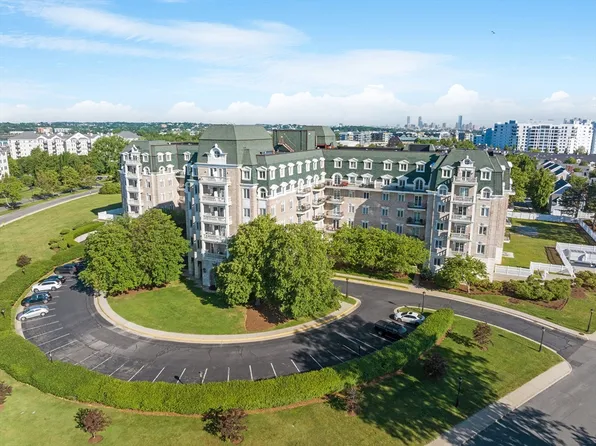 100 Marina Dr APT 315, Quincy, MA 02171