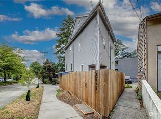 4727 Sand Point Way NE, Seattle, WA 98105