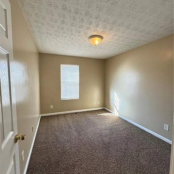 5869 Strathmoor Manor Cir — Photo 9