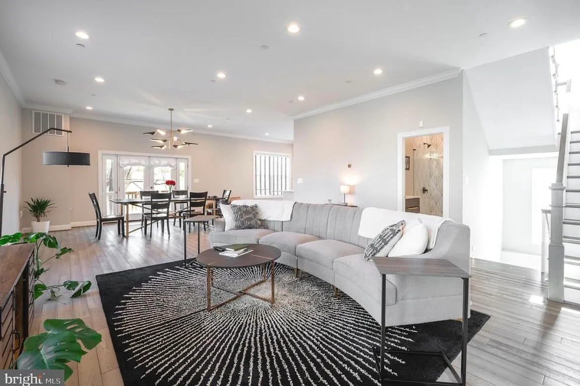6 bed, 4046 sqft, $7,500 — Photo 4