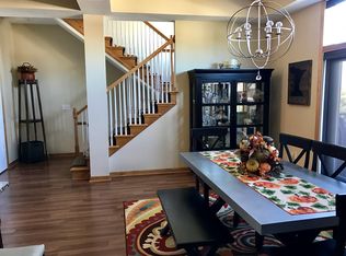 316 E Travelers Trl, Burnsville, MN 55337